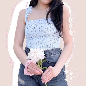 Forever 21 Blue Floral Smocked Cropped Tank Top S